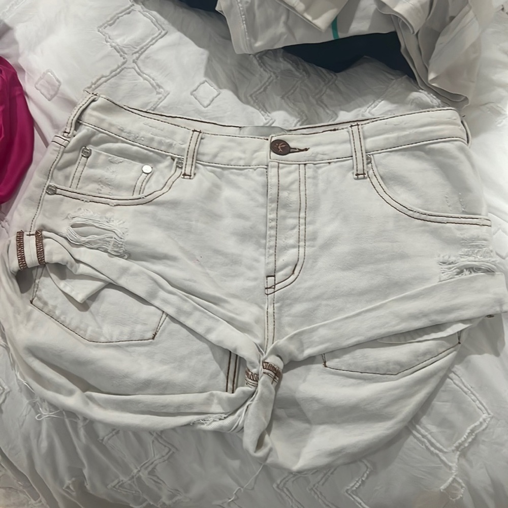 white one teaspoon bandit shorts size 28